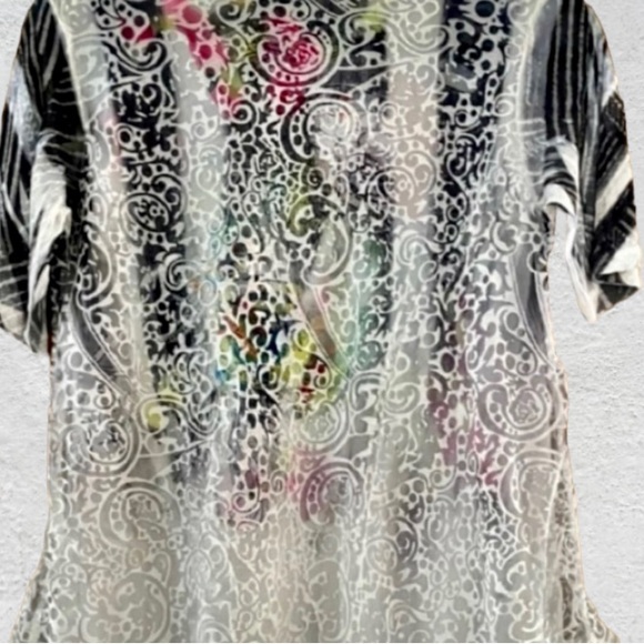 Aria. A Love Tree Lace Overlay Tunic Size Medium - Picture 4 of 8